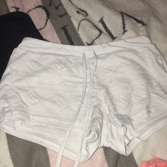 bundle of shorts - Picture 2 of 3